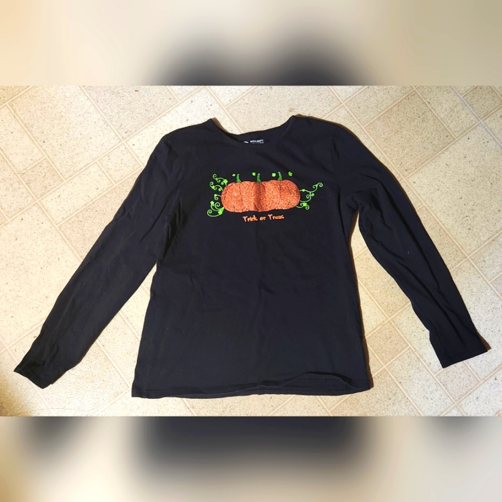 Holiday Editions Halloween Black Long Sleeve T-Shirt      Size M